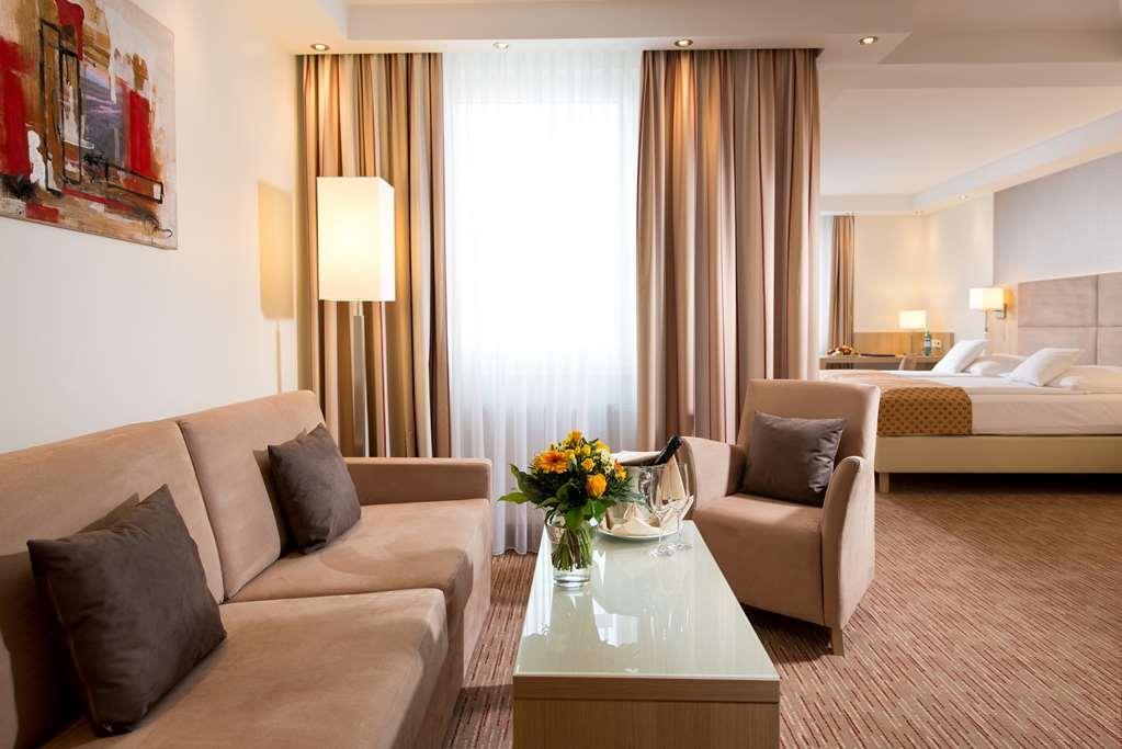 Best Western Hotel Brunnenhof Weibersbrunn Rom bilde